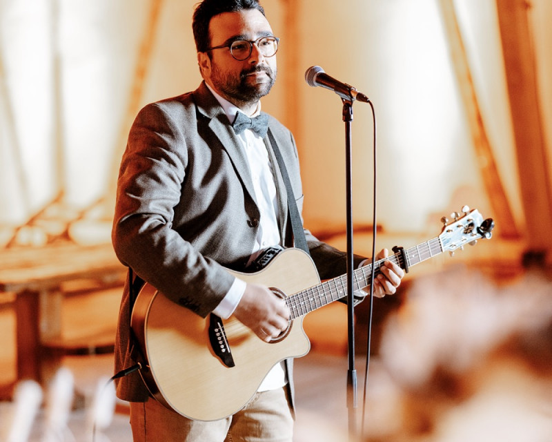 Eine atemberaubende Bohohochzeit im Boho Glam Stil in feinen Nudetönen, strahlendem Weiß und zartem Blush