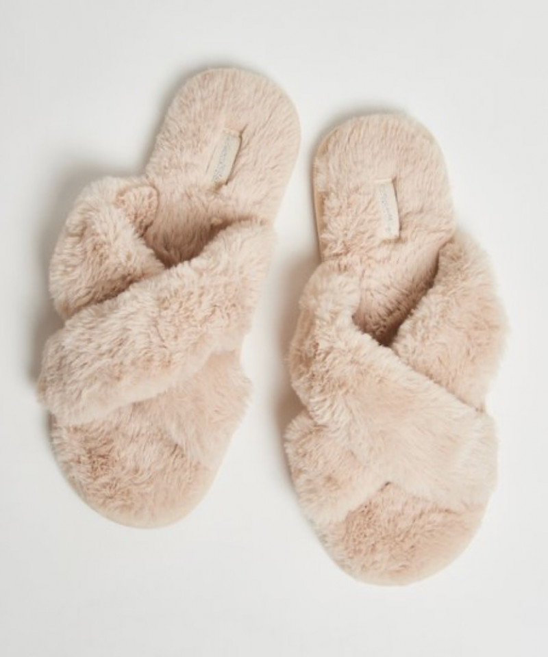 Hunkemöller - Die schönsten Styles wie Kimonos, Pyjamas und Dessous für dein Getting Ready zur Hochzeit oder deine Brautparty mit deinen Brautjungfern