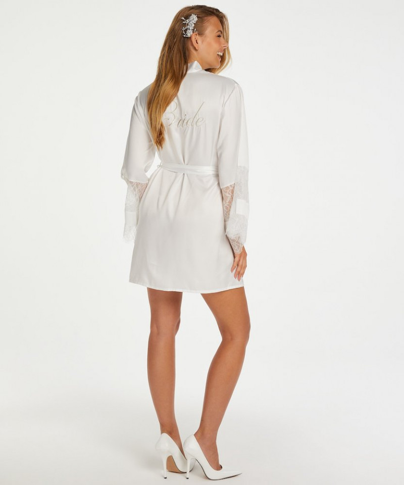 Hunkemöller - Die schönsten Styles wie Kimonos, Pyjamas und Dessous für dein Getting Ready zur Hochzeit oder deine Brautparty mit deinen Brautjungfern