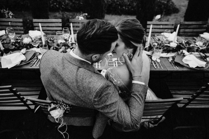 Eine galmouröse Greenery Hochzeit mit toskanischem Flair auf einem Weingut in der Pfalz