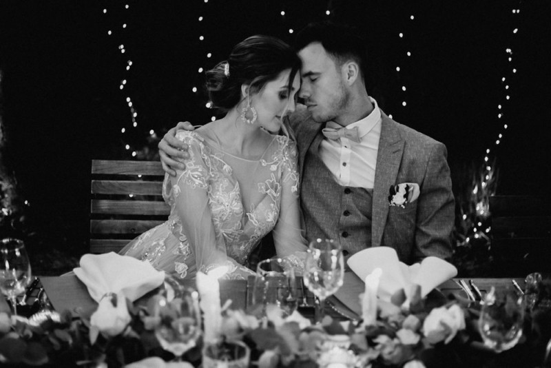 Eine galmouröse Greenery Hochzeit mit toskanischem Flair auf einem Weingut in der Pfalz