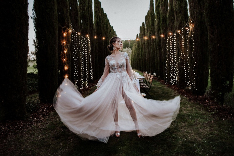 Eine galmouröse Greenery Hochzeit mit toskanischem Flair auf einem Weingut in der Pfalz