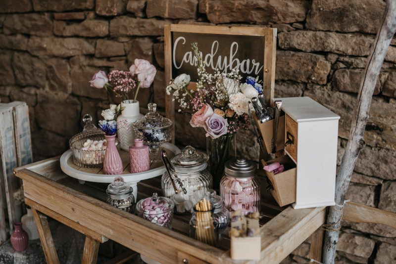 Alpaca meets Fine Art Wedding - Inspiration einer rustikalen Bohohochzeit im Fine Art Wedding Stil mit sommerlichen Pastelltoenen