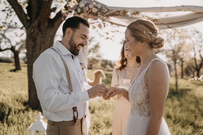 Alpaca meets Fine Art Wedding - Inspiration einer rustikalen Bohohochzeit im Fine Art Wedding Stil mit sommerlichen Pastelltoenen