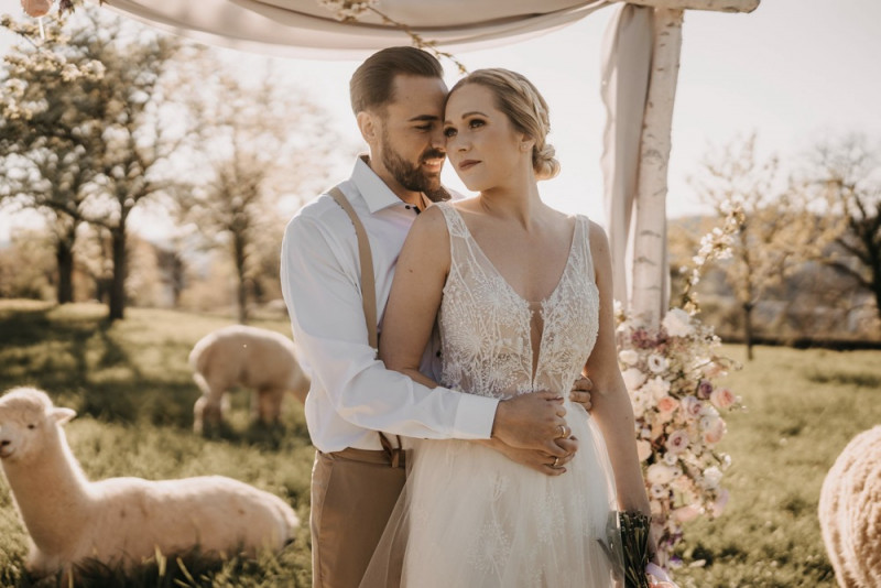 Alpaca meets Fine Art Wedding - Inspiration einer rustikalen Bohohochzeit im Fine Art Wedding Stil mit sommerlichen Pastelltoenen