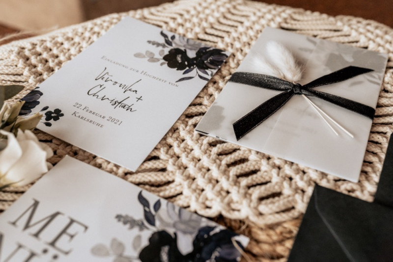 Eine Boho-Glam Schiffshochzeit mit tollen Brautlooks auf der MS Karlsruhe im Hafenbecken