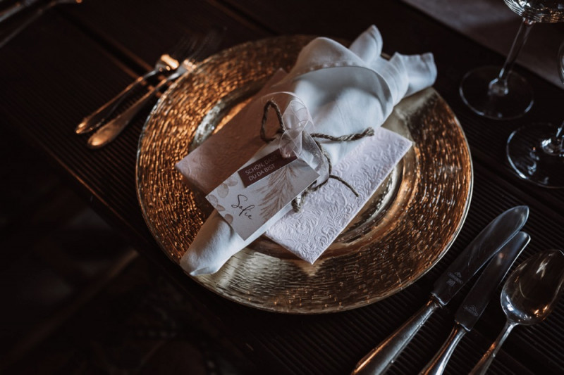 Eine rustikale Bohohochzeit im Freien in den Farben Blush und Grün