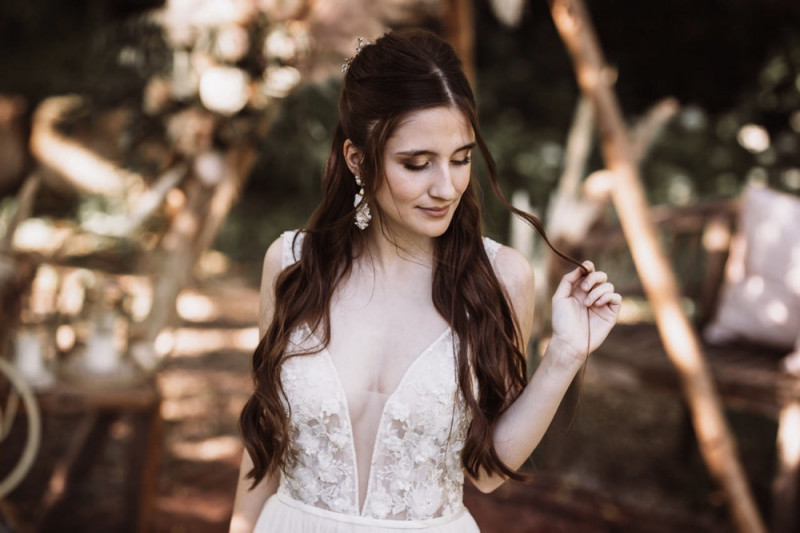 Eine rustikale Bohohochzeit im Freien in den Farben Blush und Grün