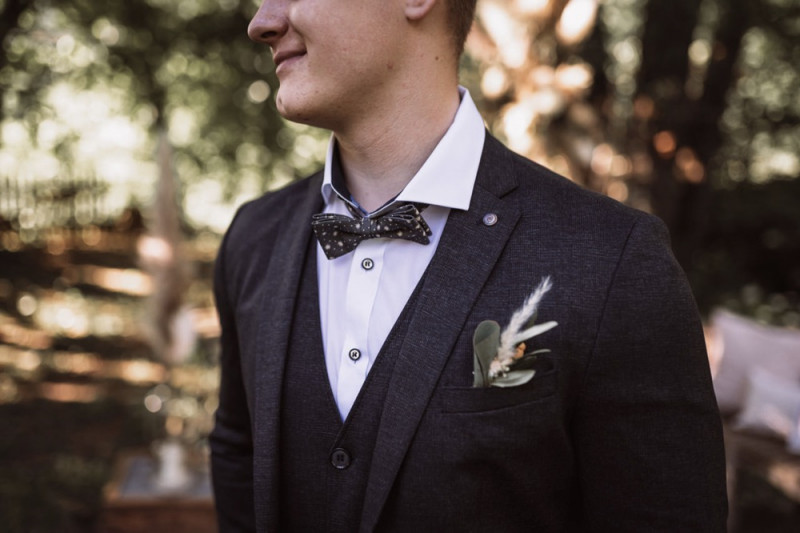 Eine rustikale Bohohochzeit im Freien in den Farben Blush und Grün