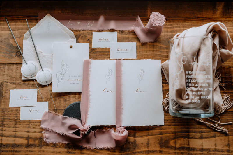 Eine Scheunenhochzeit im rustikalen Greenery Stil in der Eventlocation Grafenstadl Hochzeitspapeterie, Hochzeitseinladung, Kartenshop, Papeterie Hochzeit