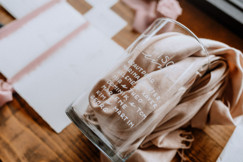 Eine Scheunenhochzeit im rustikalen Greenery Stil in der Eventlocation Grafenstadl