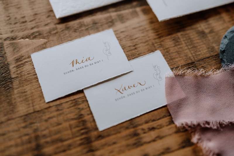 Eine Scheunenhochzeit im rustikalen Greenery Stil in der Eventlocation Grafenstadl