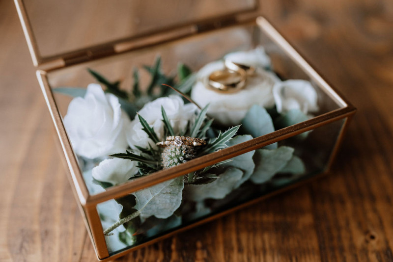 Eine Scheunenhochzeit im rustikalen Greenery Stil in der Eventlocation Grafenstadl