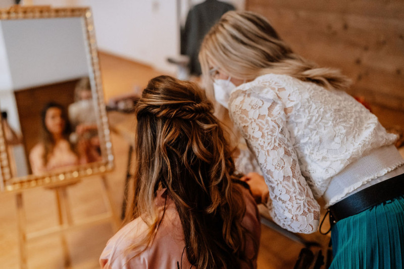 Eine Scheunenhochzeit im rustikalen Greenery Stil in der Eventlocation Grafenstadl