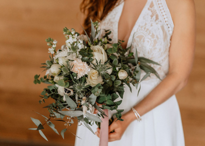 Eine Scheunenhochzeit im rustikalen Greenery Stil in der Eventlocation Grafenstadl