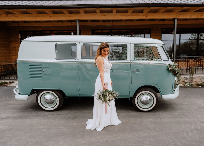 Eine Scheunenhochzeit im rustikalen Greenery Stil in der Eventlocation Grafenstadl