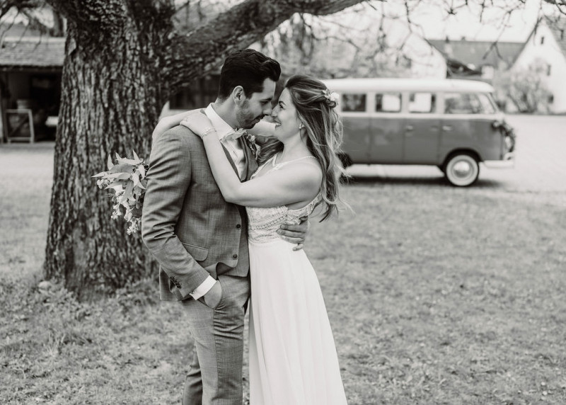 Eine Scheunenhochzeit im rustikalen Greenery Stil in der Eventlocation Grafenstadl