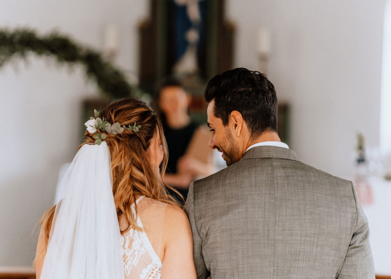 Eine Scheunenhochzeit im rustikalen Greenery Stil in der Eventlocation Grafenstadl