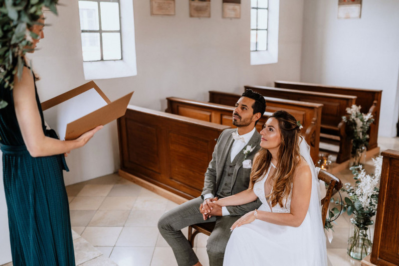 Eine Scheunenhochzeit im rustikalen Greenery Stil in der Eventlocation Grafenstadl