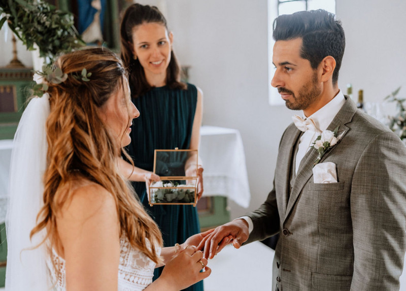 Eine Scheunenhochzeit im rustikalen Greenery Stil in der Eventlocation Grafenstadl