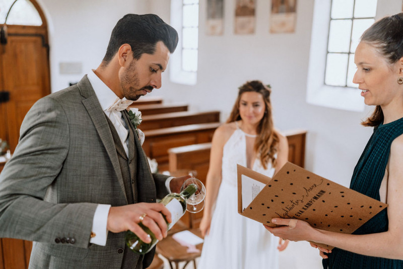 Eine Scheunenhochzeit im rustikalen Greenery Stil in der Eventlocation Grafenstadl
