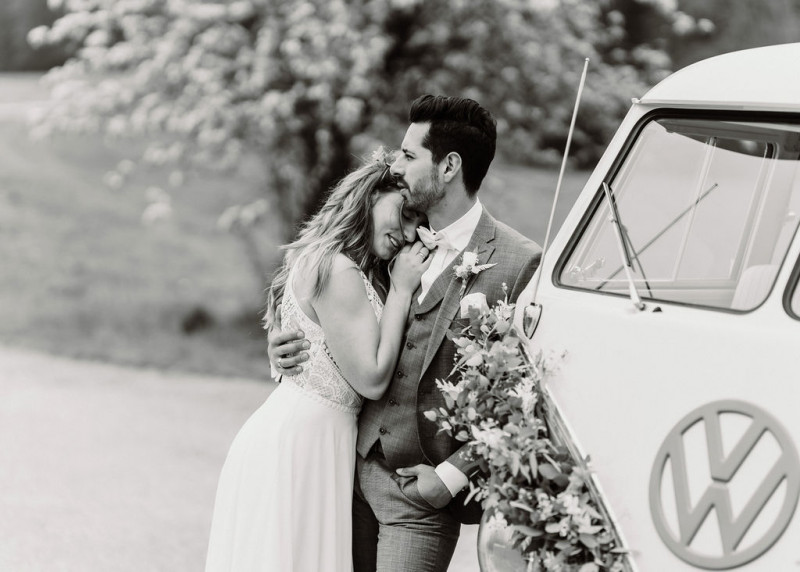 Eine Scheunenhochzeit im rustikalen Greenery Stil in der Eventlocation Grafenstadl