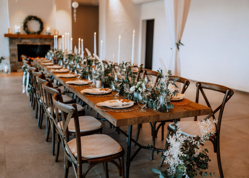 Eine Scheunenhochzeit im rustikalen Greenery Stil in der Eventlocation Grafenstadl