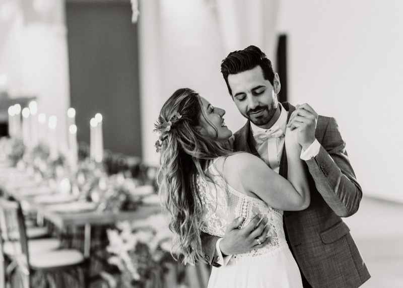 Eine Scheunenhochzeit im rustikalen Greenery Stil in der Eventlocation Grafenstadl