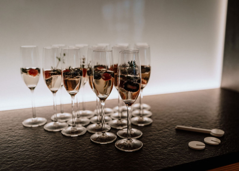 Eine Scheunenhochzeit im rustikalen Greenery Stil in der Eventlocation Grafenstadl