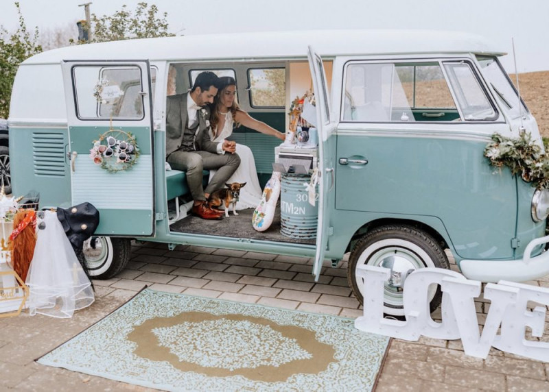 Eine Scheunenhochzeit im rustikalen Greenery Stil in der Eventlocation Grafenstadl
