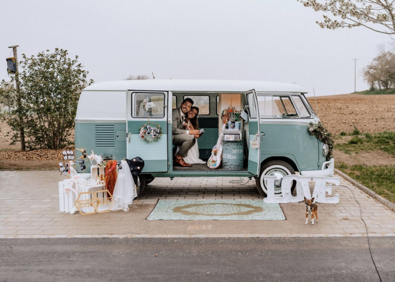 Eine Scheunenhochzeit im rustikalen Greenery Stil in der Eventlocation Grafenstadl