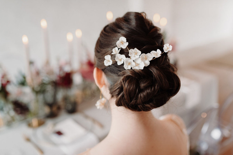 Eine farbintensive Industrial Hochzeit in Dusty Rose, Naturtönen kräftigem Rosé, Schwarz und Gold