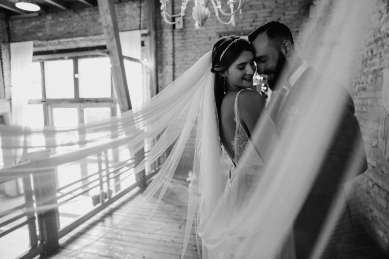 Eine Scheunenhochzeit zum Wohlfühlen mit rustikalem Vintage-Boho Flair in zarten Rosatönen