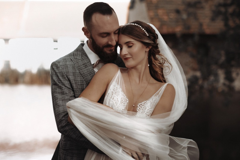 Eine Scheunenhochzeit zum Wohlfühlen mit rustikalem Vintage-Boho Flair in zarten Rosatönen