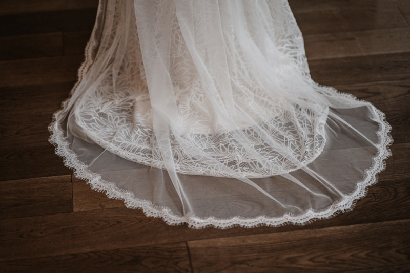 Mit Refined Serenity 2022 stellt das Brautmoden Label Labude Köln ihre neue Mix & Match Brautkleid Kollektion vor