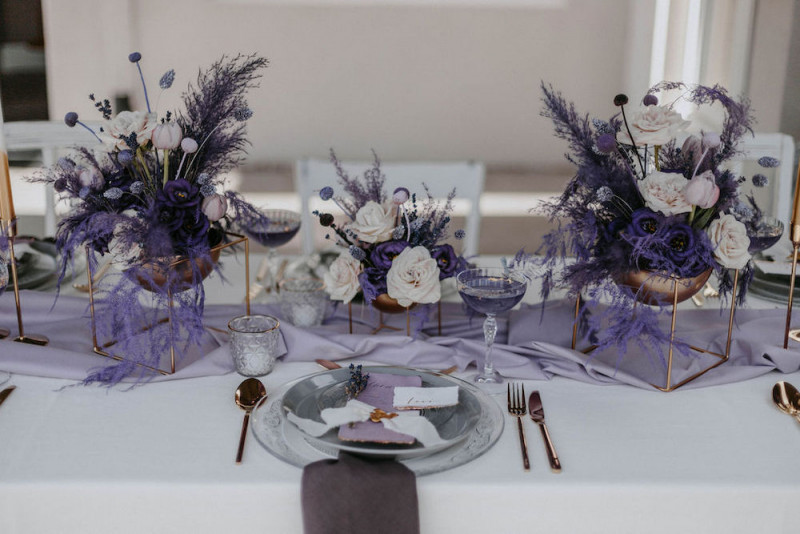 Hochzeit feiern in schönstem Lila dank der Pantone Farbe 2022 - Very Peri