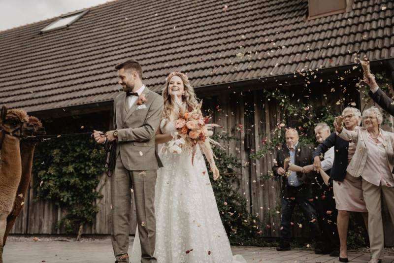 Die Hochzeitsreportage von Soni & Martin, Eine rustikale Bohohochzeit in der Scheune des Landgasthofs Lenderstuben