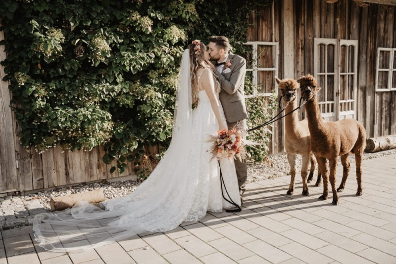 Die Hochzeitsreportage von Soni & Martin, Eine rustikale Bohohochzeit in der Scheune des Landgasthofs Lenderstuben