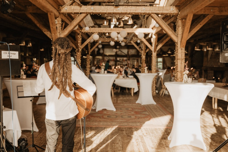 Die Hochzeitsreportage von Soni & Martin, Eine rustikale Bohohochzeit in der Scheune des Landgasthofs Lenderstuben
