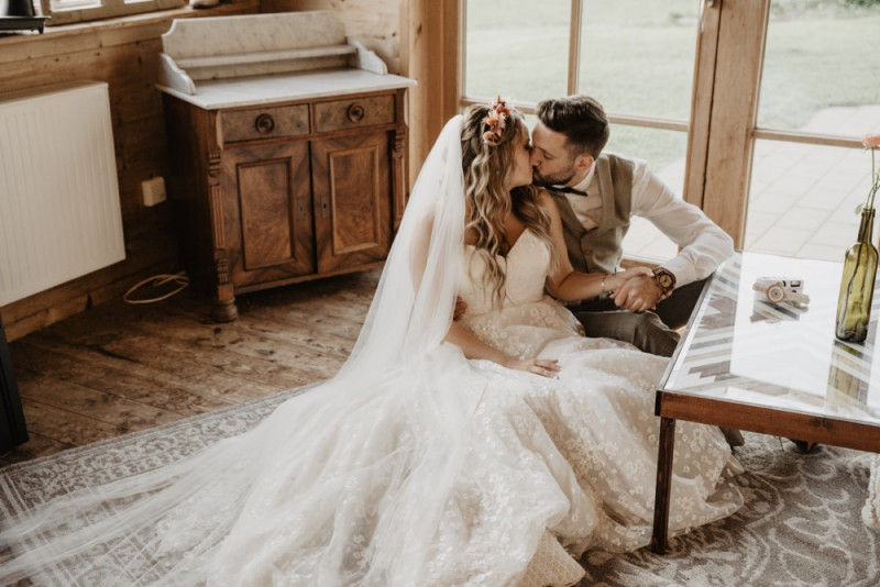 Die Hochzeitsreportage von Soni & Martin, Eine rustikale Bohohochzeit in der Scheune des Landgasthofs Lenderstuben
