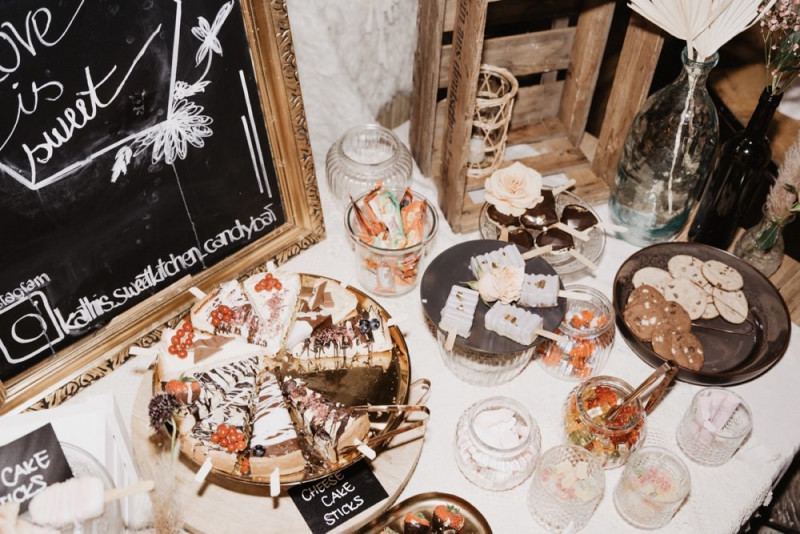 Die Hochzeitsreportage von Soni & Martin, Eine rustikale Bohohochzeit in der Scheune des Landgasthofs Lenderstuben