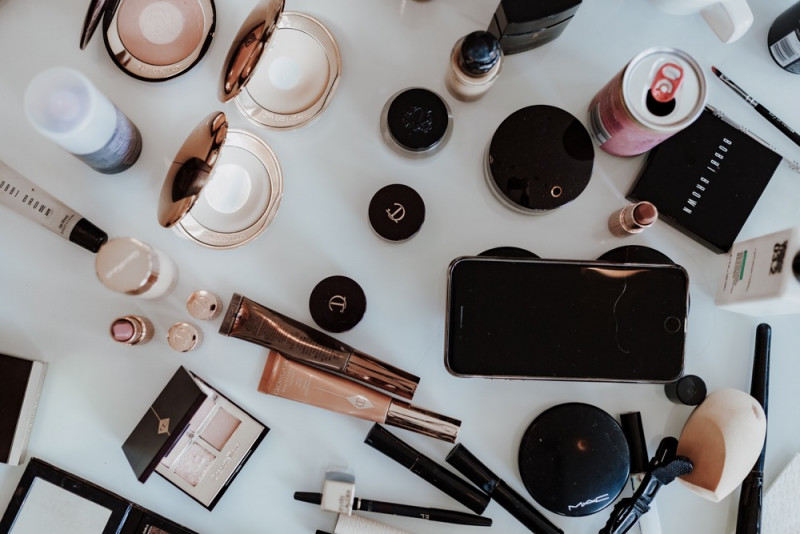 Inspiration für Hochzeiten im Modern Luxury Stil mit Brautkleidern von Berta Bridal und Galia Lahav