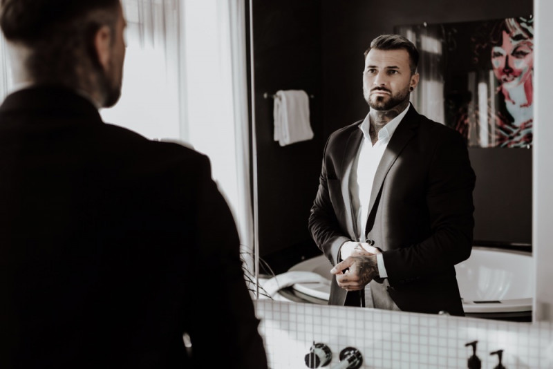 Inspiration für Hochzeiten im Modern Luxury Stil mit Brautkleidern von Berta Bridal und Galia Lahav