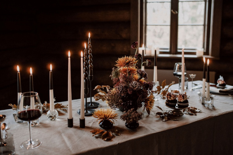 Eine extravagante Vampir Hochzeit zu Halloween samt Party und Kostümideen, Vampirbräutigam und Vampirbraut