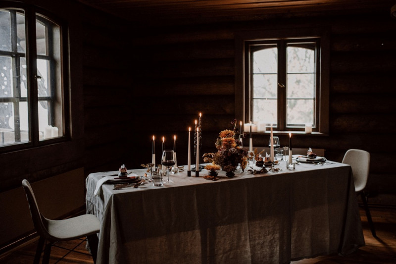 Eine extravagante Vampir Hochzeit zu Halloween samt Party und Kostümideen, Vampirbräutigam und Vampirbraut