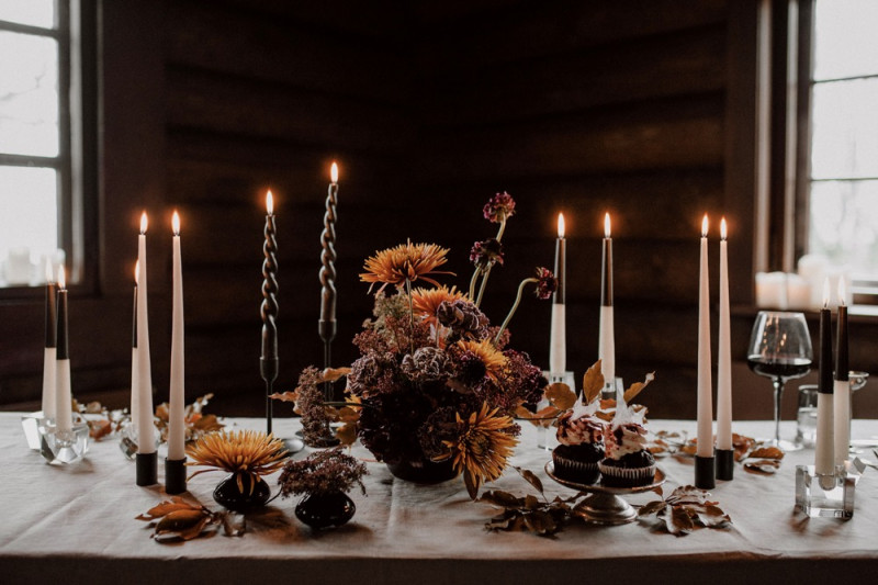 Eine extravagante Vampir Hochzeit zu Halloween samt Party und Kostümideen, Vampirbräutigam und Vampirbraut