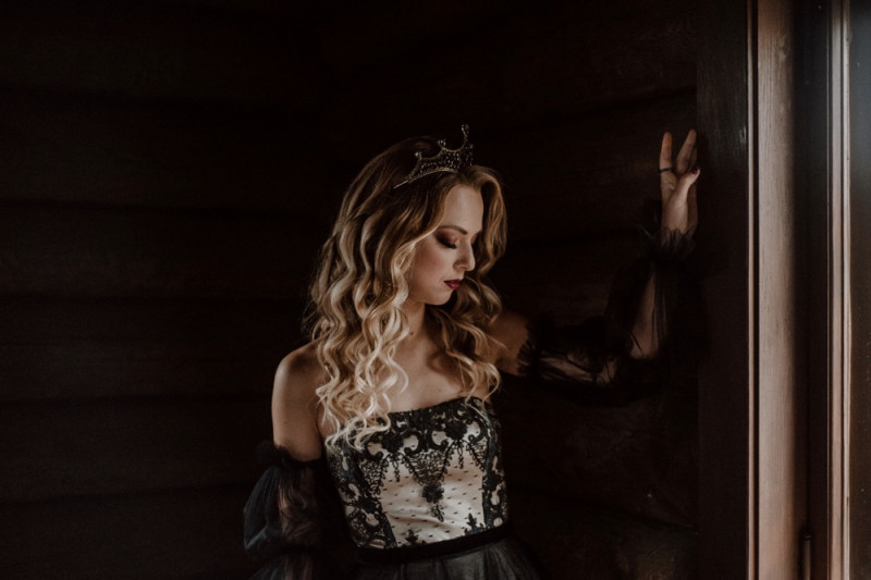 Eine extravagante Vampir Hochzeit zu Halloween samt Party und Kostümideen, Vampirbräutigam und Vampirbraut