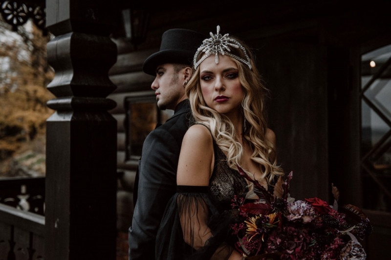 Eine extravagante Vampir Hochzeit zu Halloween samt Party und Kostümideen, Vampirbräutigam und Vampirbraut