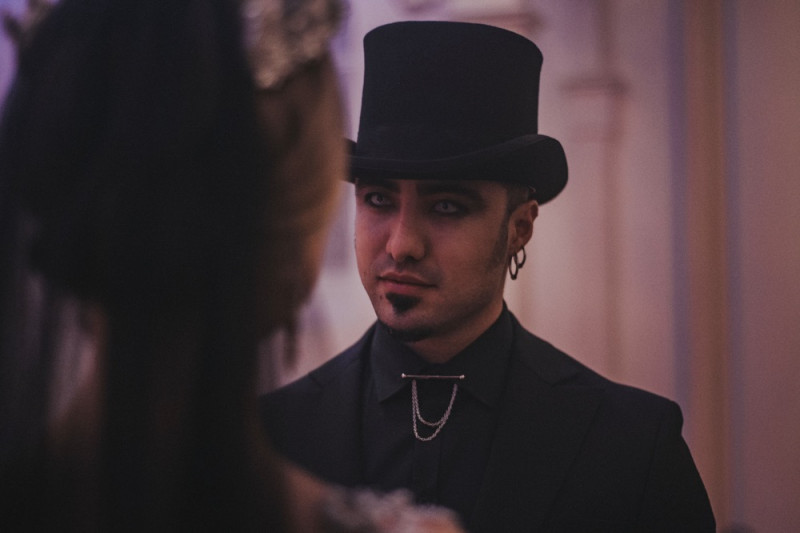 Eine extravagante Vampir Hochzeit zu Halloween samt Party und Kostümideen, Vampirbräutigam und Vampirbraut