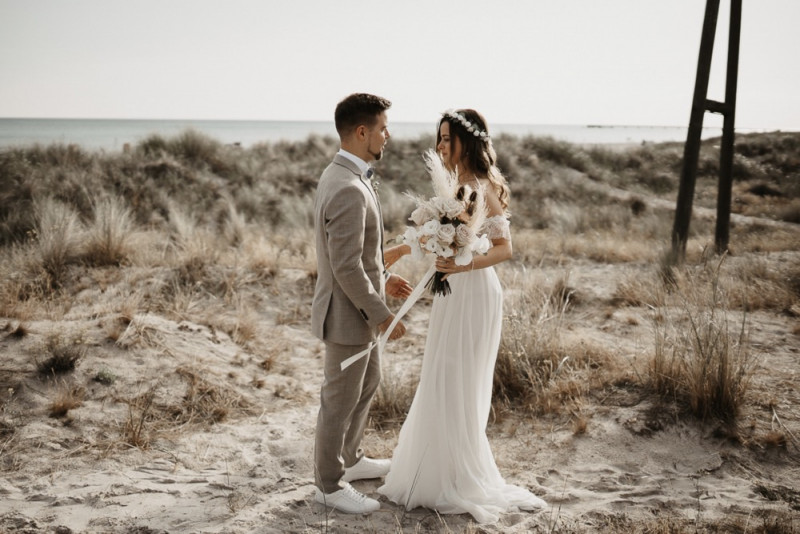 Die standesamtliche Hochzeit von Sonja & Matthias in Zingst an der Ostsee im Elopement Stil